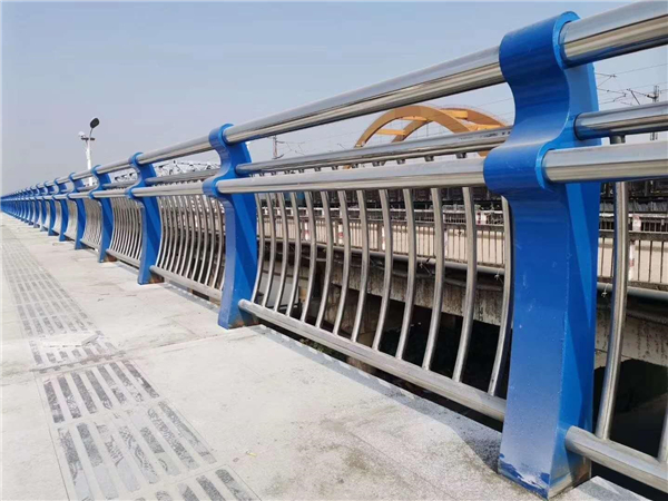 伊春304不锈钢复合管护栏的生产工艺揭秘